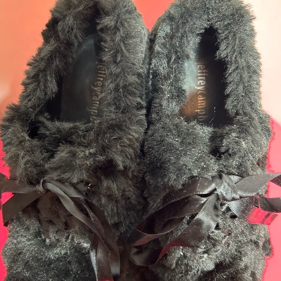 🖤🖤🖤 Jeffrey Campbell Fuzzed fuzzy fuzz black booties with clear platform - Picture 9 of 9